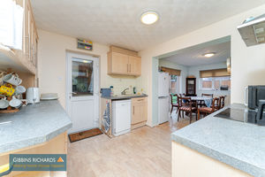 Kitchen- click for photo gallery